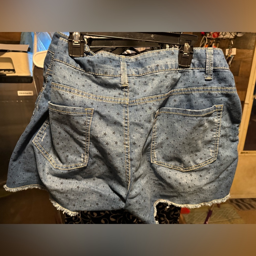 Shorts. Faded Glory Size 16. EUC - Picture 3 of 4